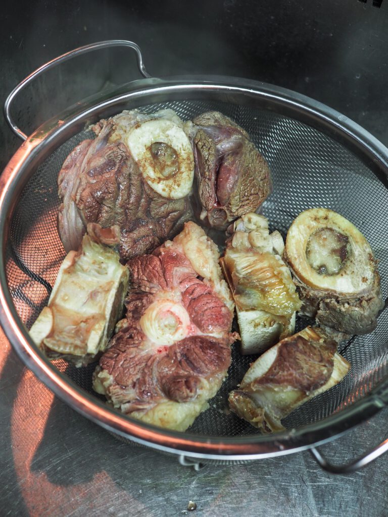 Pho-Bo-Rezept-Fleisch-erneut-abspülen