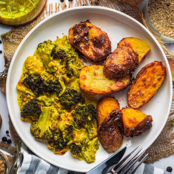 Curry Sahne Brokkoli mit knusprigen Kartoffeln