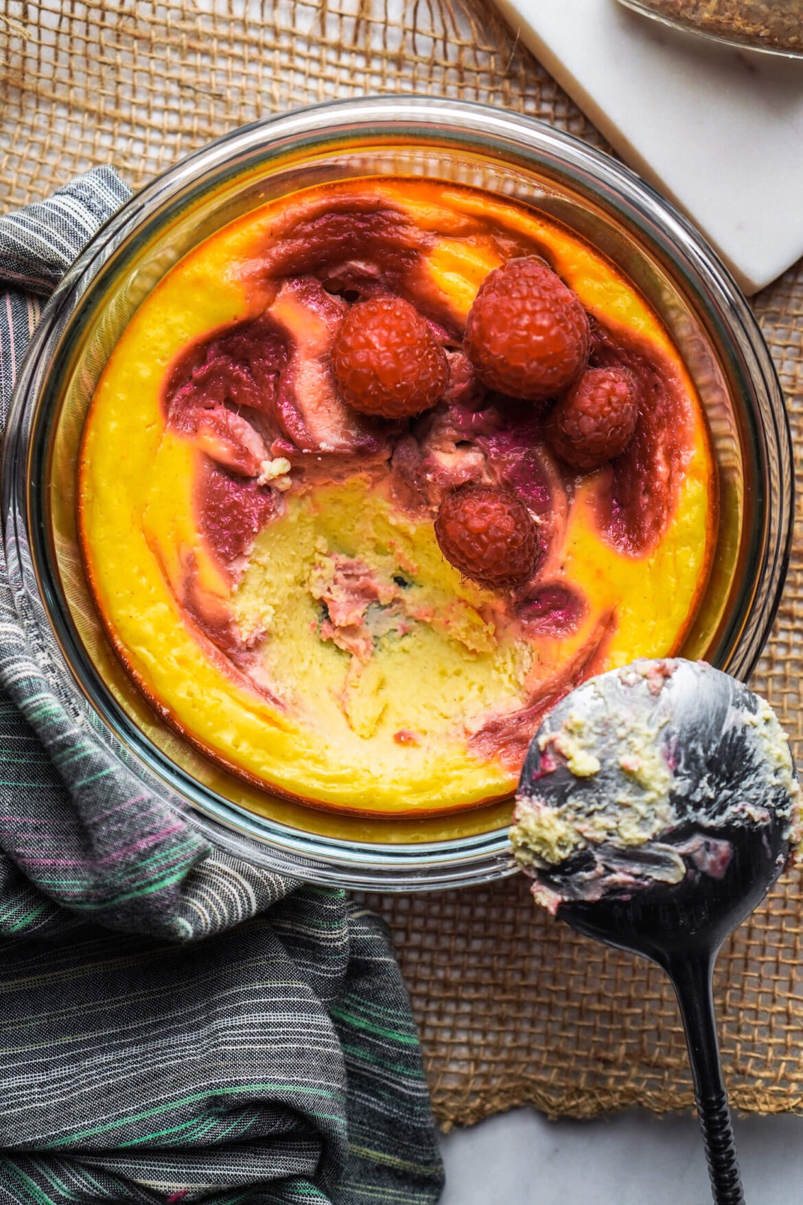 Käsekuchen Auflauf mit Himbeeren