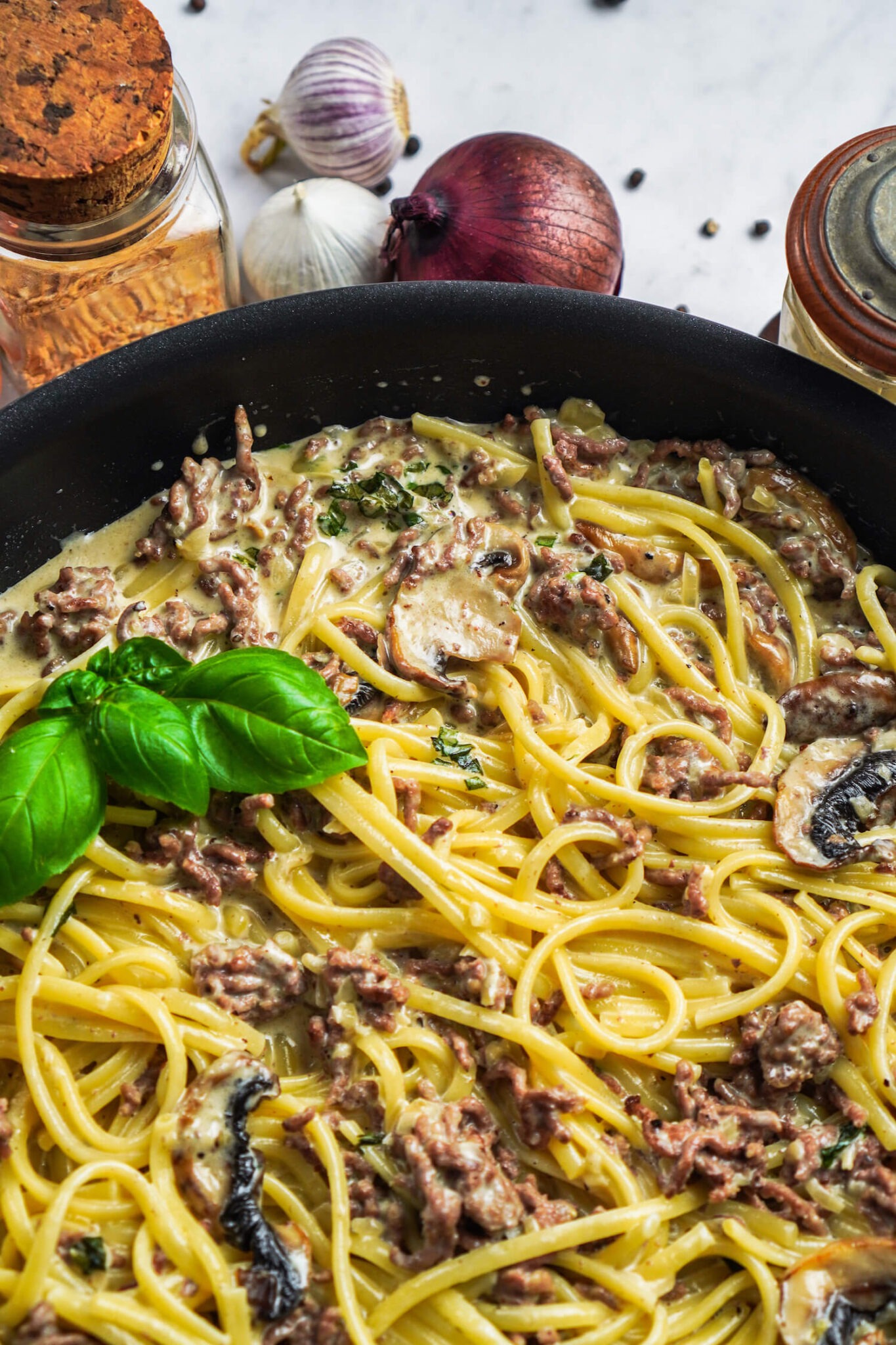 Weiße Bolognese mit Champignons - FeedMeDaily