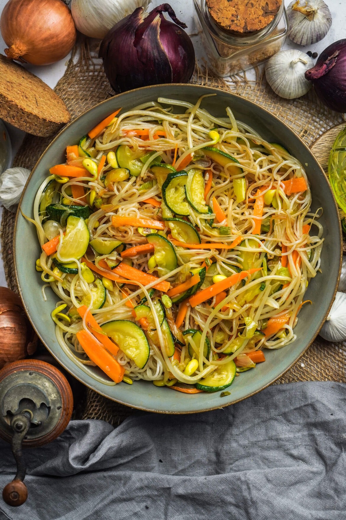 Vegane Reisnudel Pfanne mit Gemüse