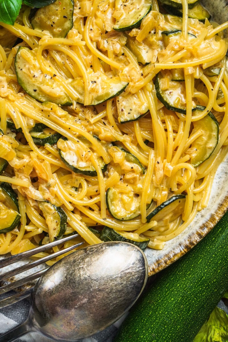 6 Zutaten Zucchini Pasta - FeedMeDaily