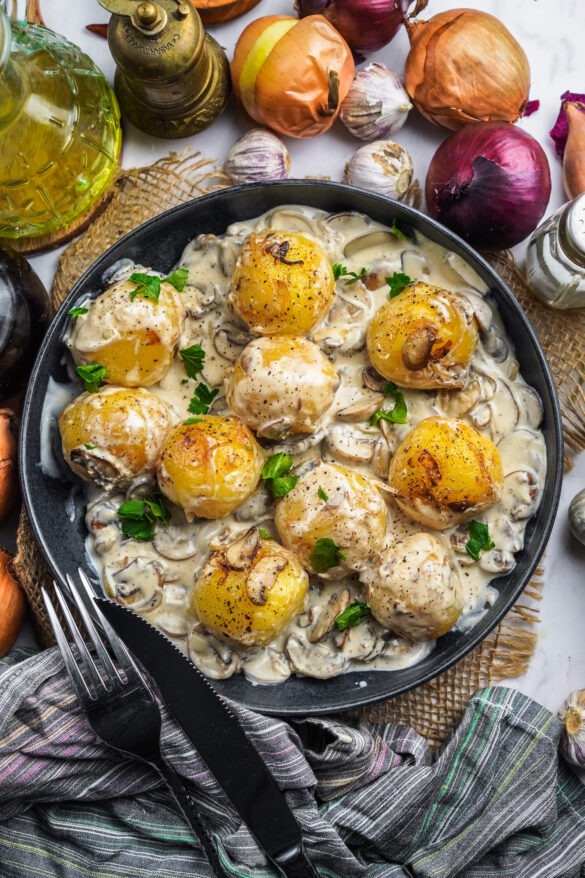 Gebratene Klöße mit Pilz Zwiebel Soße - FeedMeDaily Gebratene Klöße mit Pilz Zwiebel Soße - FeedMeDaily
