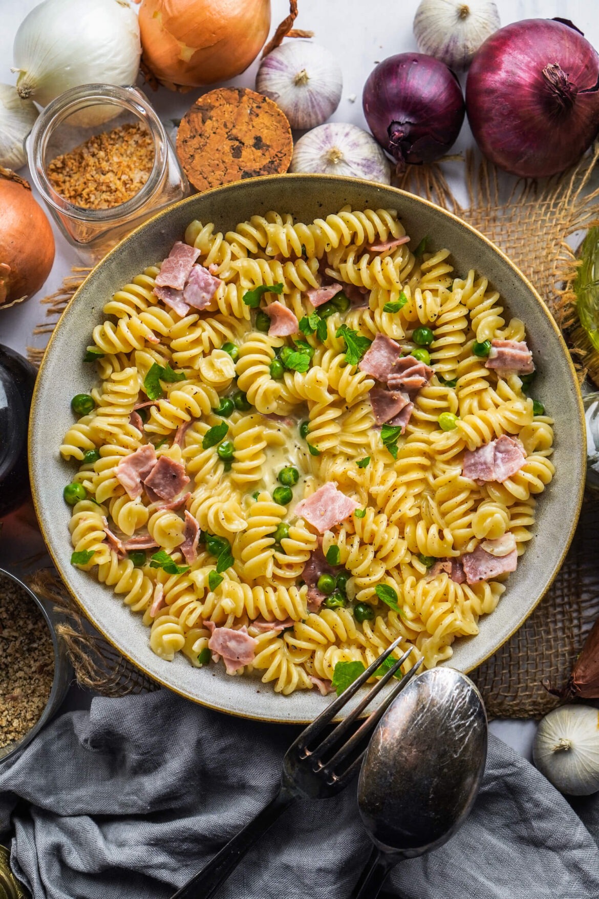 Käse Schinken Pasta mit Erbsen - FeedMeDaily