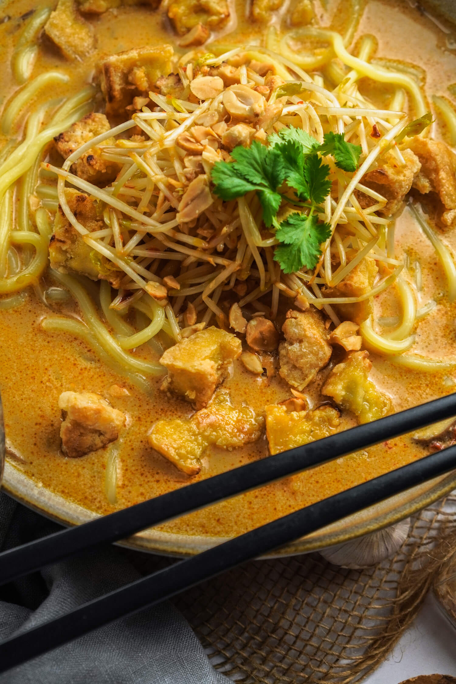Erdnuss Curry Ramen - FeedMeDaily
