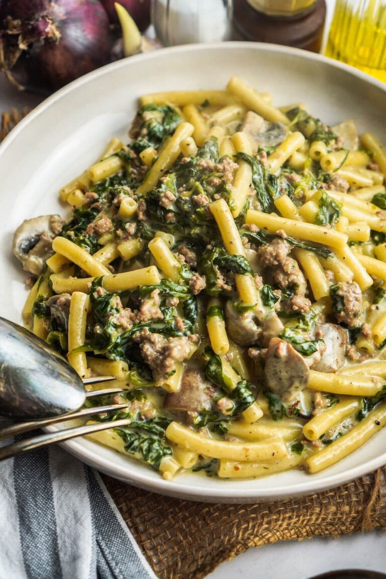Onepot Pasta mit Spinat, Pilzen &amp; Hackfleisch - FeedMeDaily