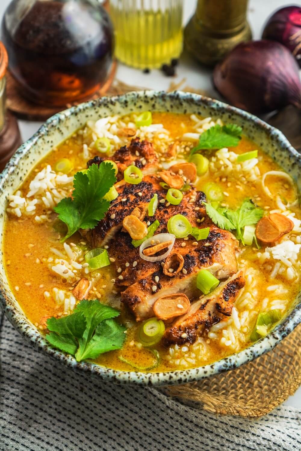 Knoblauch Hähnchen Curry mit Reis - FeedMeDaily