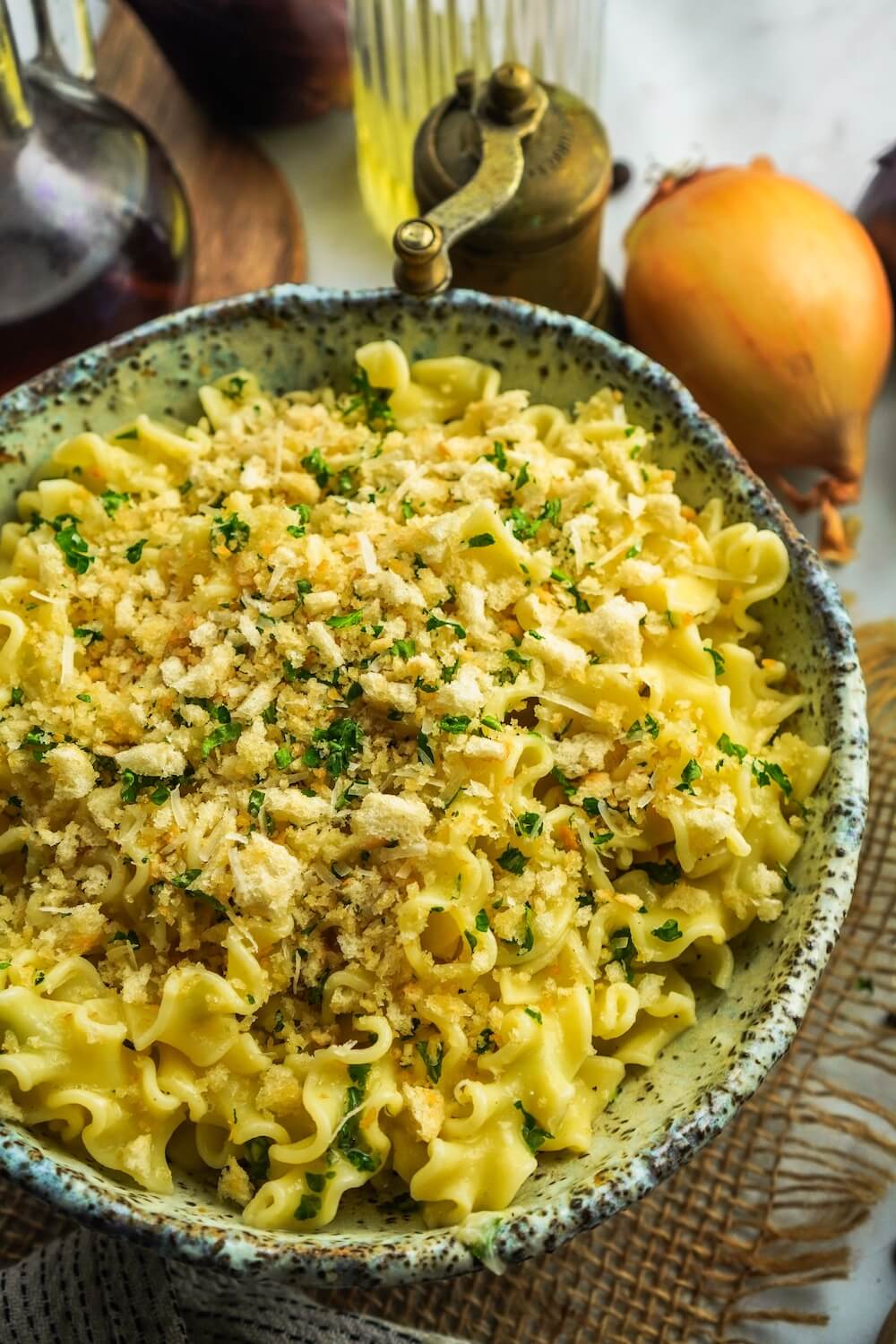 Knoblauch Brot Pasta - FeedMeDaily