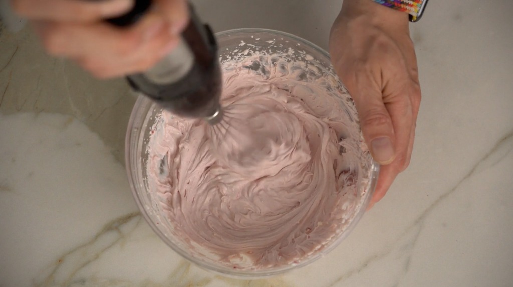 Die Frufoo Creme fertig aufgeschlagen